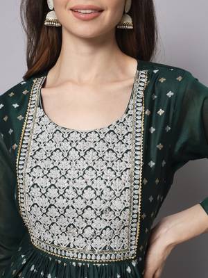 Dark-green embroidered chanderi silk Kurta Pant With Dupatta 2