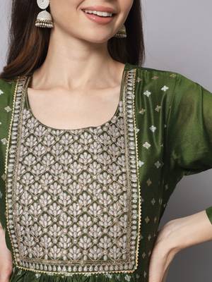 Mehendi embroidered chanderi silk Kurta Pant With Dupatta 2