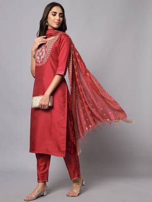 Red embroidered cotton silk Kurta Pant With Dupatta 1