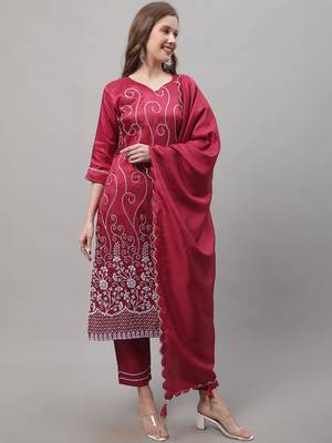 Red embroidered cotton silk Kurta Pant With Dupatta 1
