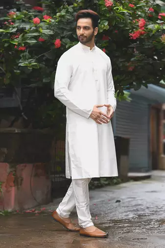 Light Beidge With Stichline And Applique On Kurta With Heavy Hand Zardosi Embroiderey Bundi Set