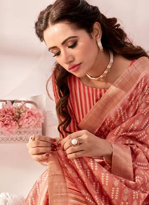 Peach Printed Silk Blend Saree With Blouse 3