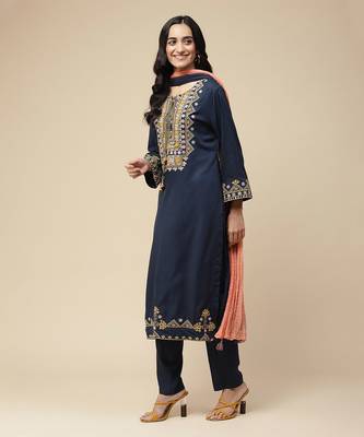 AARKE Navy Blue Embroidered Kurta Set 2