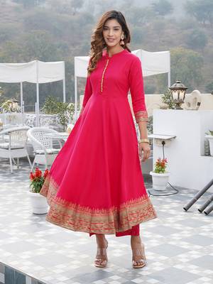 Women Pink Rayon Kurta with Trousers And Dupatta Set 4