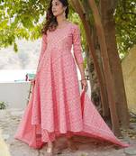 Women Pink Pure Cotton Kurta with Trousers And Dupatta Set