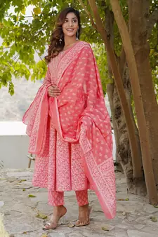 Women Pink Pure Cotton Kurta with Trousers And Dupatta Set