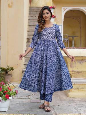 Women Blue Pure Cotton Kurta with Trousers And Dupatta Set 2