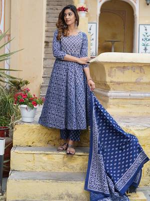 Women Blue Pure Cotton Kurta with Trousers And Dupatta Set 3