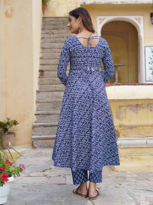 Women Blue Pure Cotton Kurta with Trousers And Dupatta Set 4