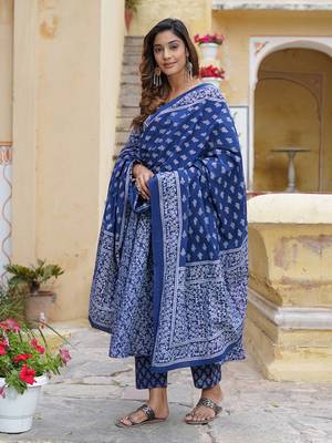 Women Blue Pure Cotton Kurta with Trousers And Dupatta Set 5