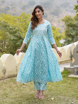 Women Blue Cotton Kurta with Trousers And Dupatta Set 4