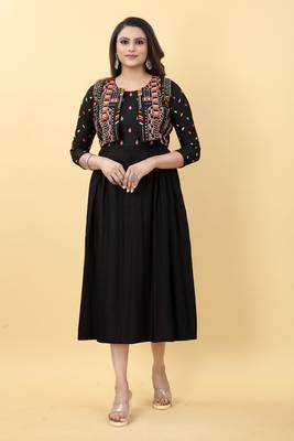 Black Rayon Embroidered Thread Work Straight Kurti 1