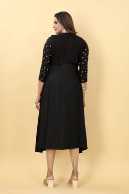 Black Rayon Embroidered Thread Work Straight Kurti 2