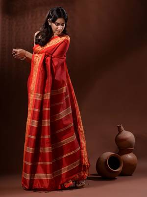 Red Cotton Silk Handwoven Saree With Nakshi Borders 3