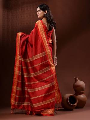 Red Cotton Silk Handwoven Saree With Nakshi Borders 4