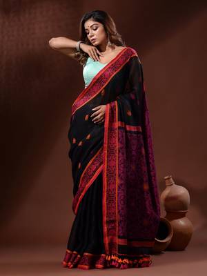Black Linen Handwoven Saree With Nakshi Border 2