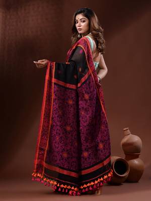 Black Linen Handwoven Saree With Nakshi Border 4
