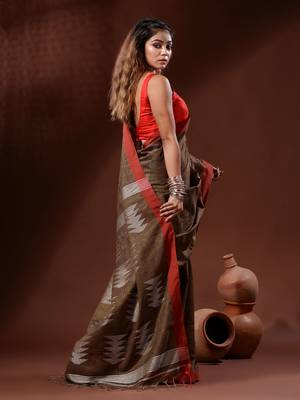 Brown Tissue Handwoven Saree With Texture Pallu 3