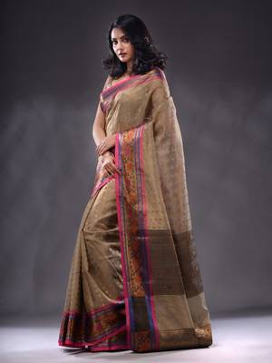 Ecru Resham Kota Handwoven Saree With Zari Woven Ethnic And Lotus Patterns 3
