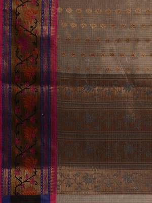 Ecru Resham Kota Handwoven Saree With Zari Woven Ethnic And Lotus Patterns 5