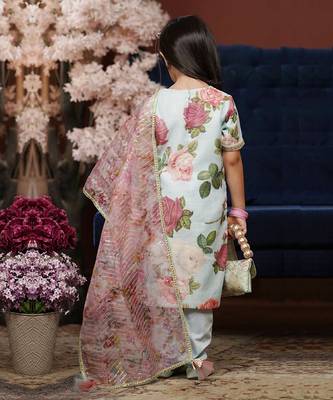 Blue Floral Print Kurti and Pant 2