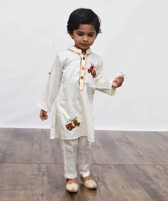 Off white Kurta and Pant with Scooter Motif 1