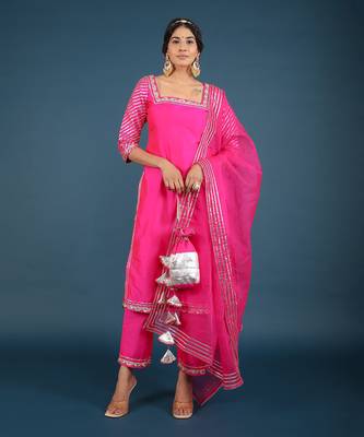 Zoya Pink Taffeta Silk Kurta Set 1
