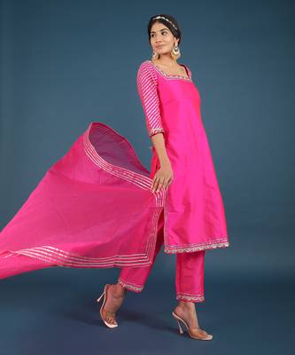 Zoya Pink Taffeta Silk Kurta Set 3