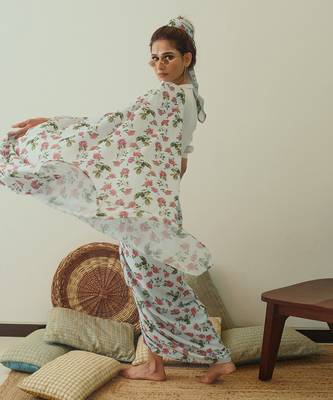 Iceberg Blue Lungi Saree & Top Set Without Blouse 5
