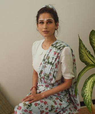 Iceberg Blue Lungi Saree & Top Set Without Blouse 6