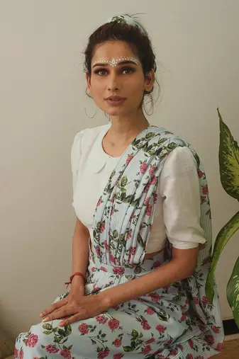 Iceberg Blue Lungi Saree & Top Set Without Blouse
