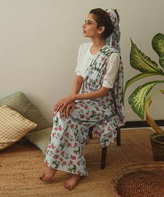 Iceberg Blue Lungi Saree & Top Set Without Blouse 8