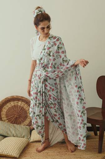 Iceberg Blue Lungi Saree & Top Set Without Blouse