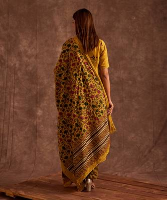 Mustard Handblocked Suit 2