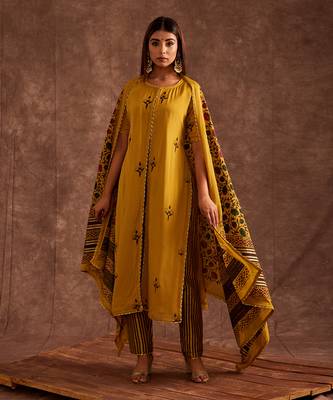 Mustard Handblocked Suit 1