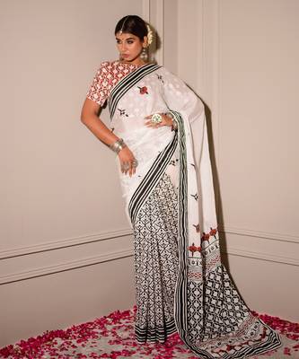 Monochrome Hand Blocked Saree Set 4