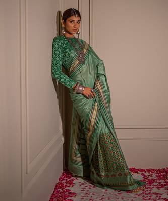 Pistachhio Green Hand Blocked Saree Set 3