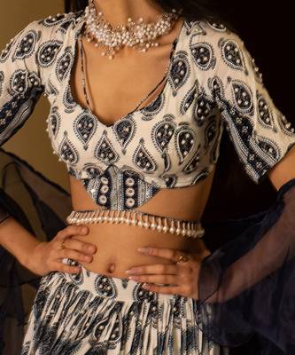 White Printed Tie-At-Waist Blouse And Skirt Set 4
