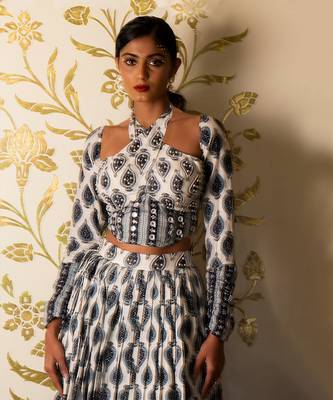 White Printed Tie-Up Corset Blouse And Skirt Set 4