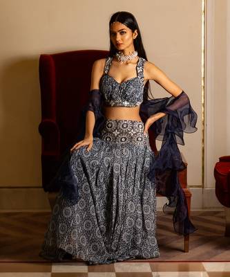 Blue Printed Broad Belt Skirt Set 3