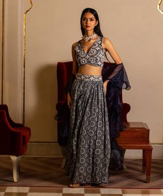 Blue Printed Skirt And Blouse Set 3