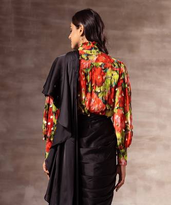 Ribbon bow shirt with golden drop shaped sequins 2