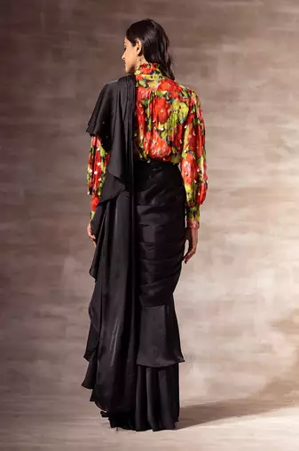 Ribbon bow shirt with golden drop shaped sequins
