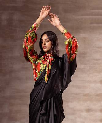 Ribbon bow shirt with golden drop shaped sequins 5