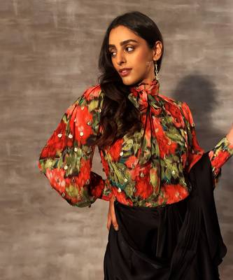 Ribbon bow shirt with golden drop shaped sequins 6