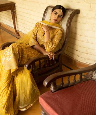 Gota Jaal Embroidered Kurta Paired With A Banarasi Skirt And Net Dupatta With Pearl Work 4