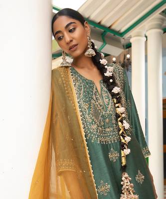 Zardozi Work Kurta Paired With  Embroidered Pants And Organza Dupatta With Pearl Detailings 3