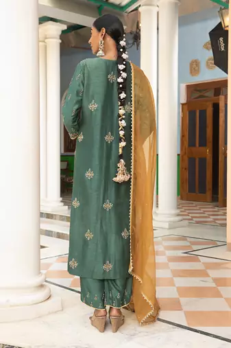 Zardozi Work Kurta Paired With  Embroidered Pants And Organza Dupatta With Pearl Detailings