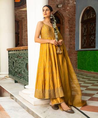 Zari Embroidered Anarkli Paired With Embroidered Organza Dupatta And Silk Pants 3