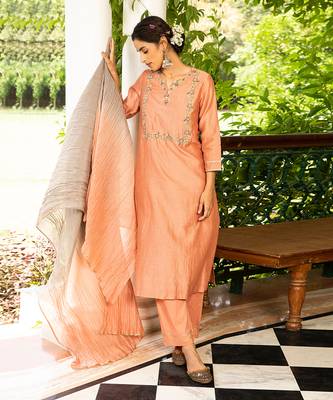 Blush Woven Zari Chanderi Kurta  With Floral Bead Work Paired With Pants And An Ombre Crushed Chanderi Dupatta 1